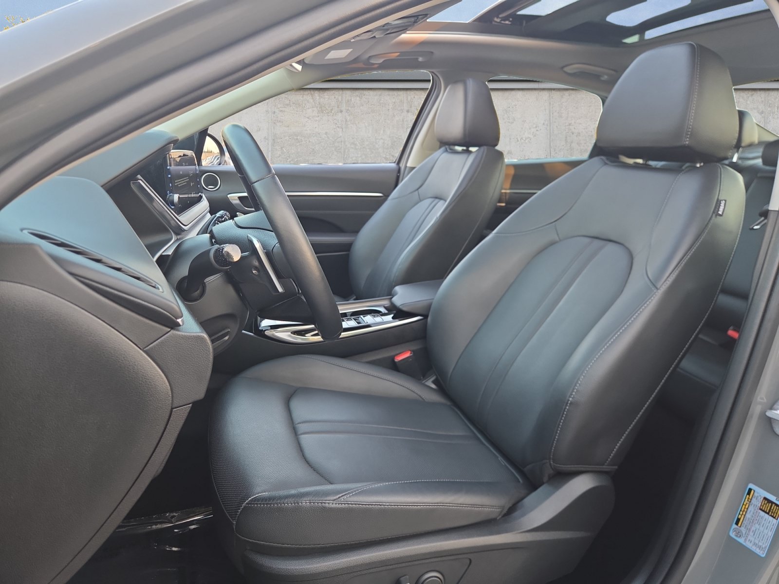 Certified Used 2023 Gray Hyundai Limited image 9