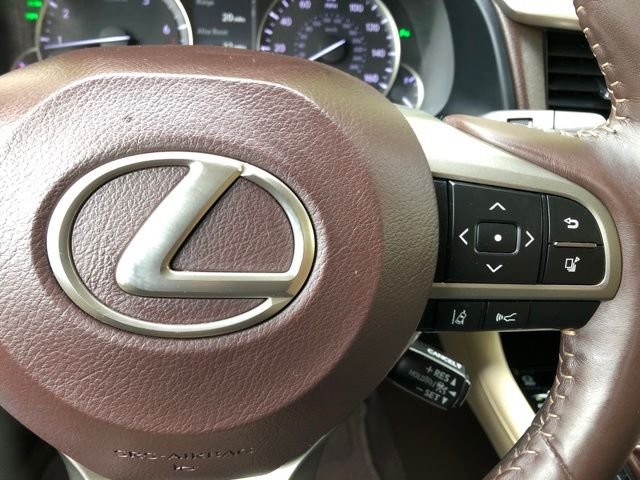 Used 2019 White Lexus 350 image 28