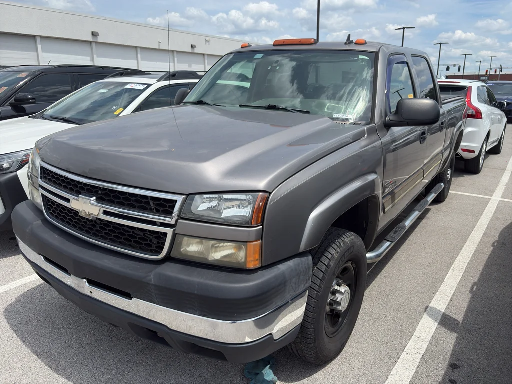 Used 2006 Graystone Metallic Chevrolet LT1 image 2