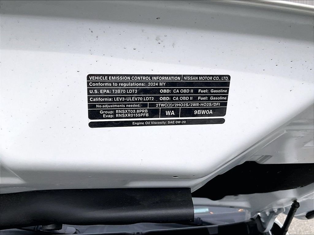 Used 2024 White Nissan PRO-4X image 35