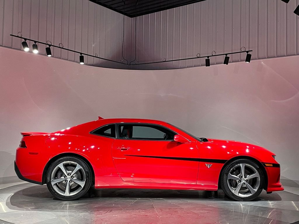 Used 2015 Red Chevrolet SS image 29