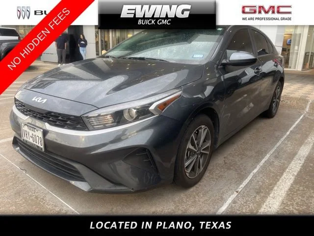 2024 Kia Forte LXS AT's photo