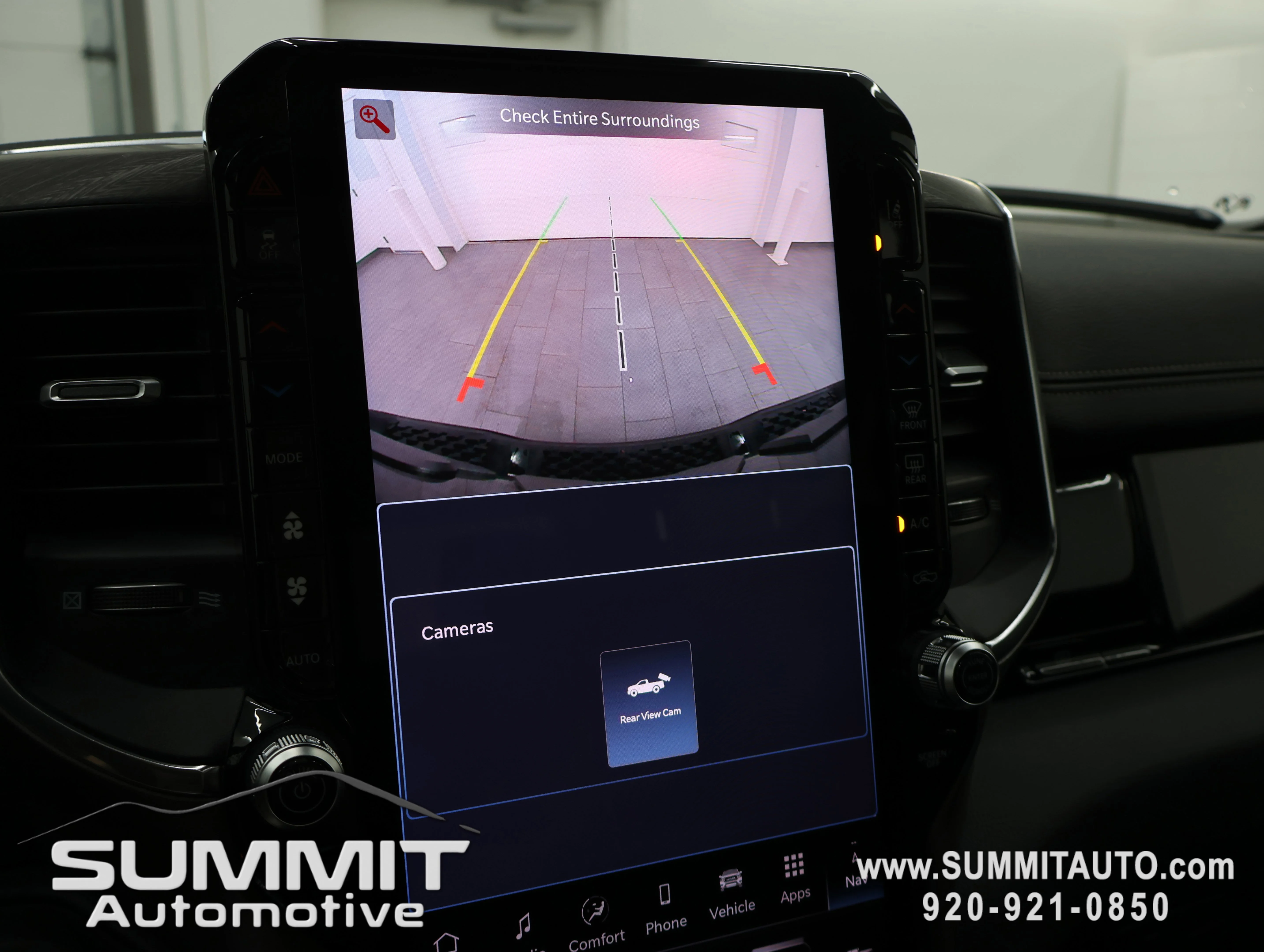 New 2026 Diamond Black Crystal Pearl-Coat Exterior Paint RAM Laramie image 18