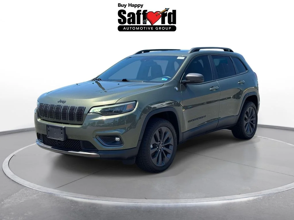 Used 2021 Green Jeep Latitude Lux image 1