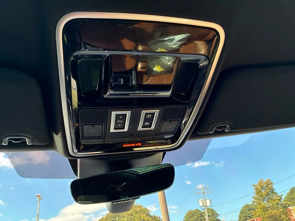 Used 2017 Black Land Rover 5.0L V8 Supercharged image 12