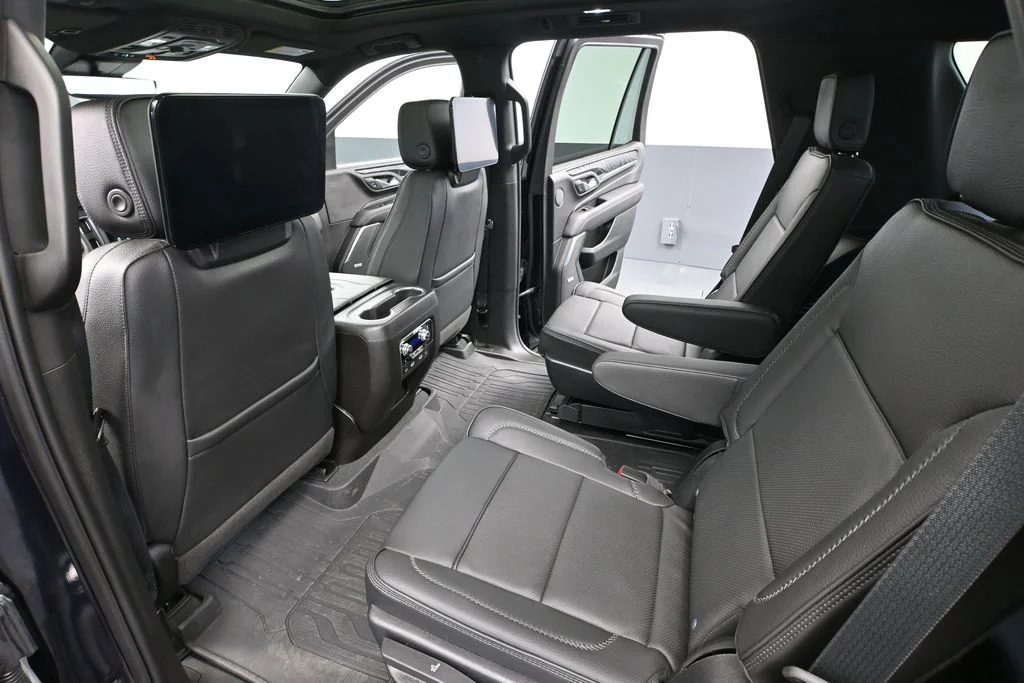 2023 GMC Yukon Denali - Photo 44