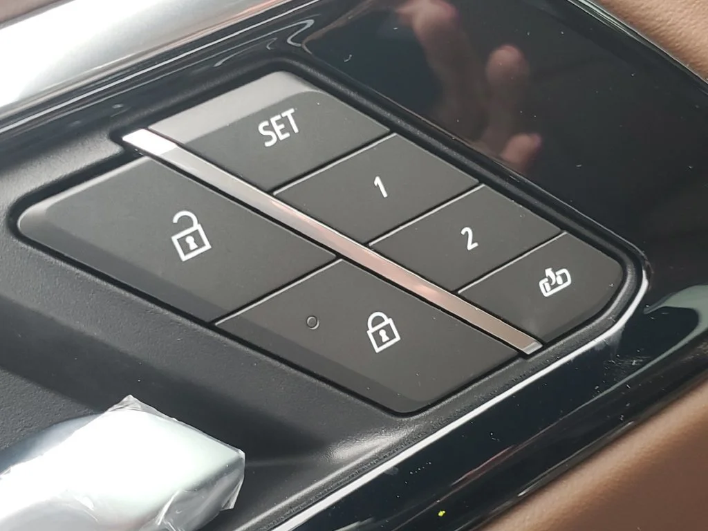 2027 Chevrolet Suburban High Country - Photo 19