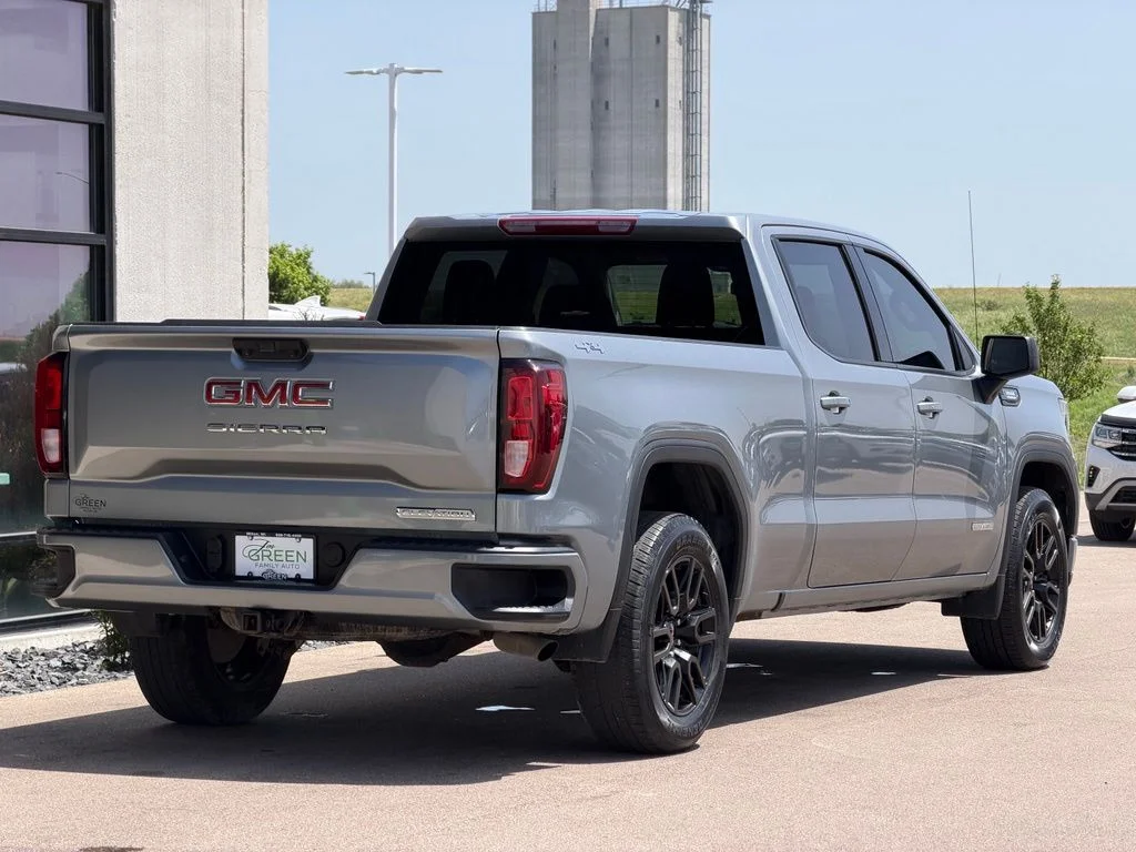 Used 2025 Gray GMC Elevation image 5