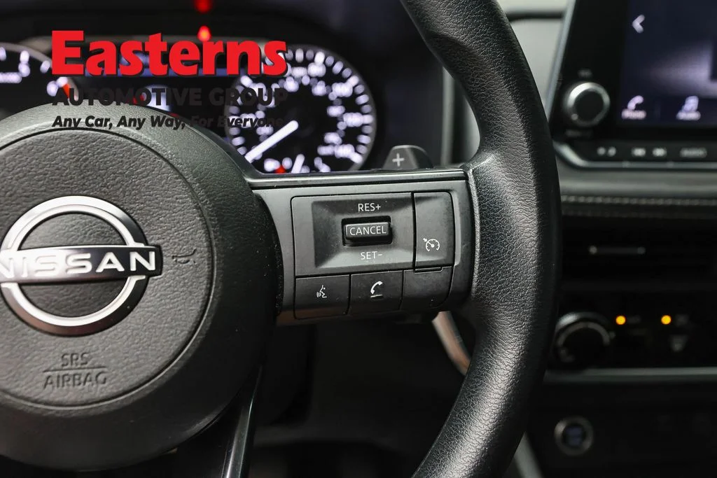 Used 2023 Blue Nissan S image 16