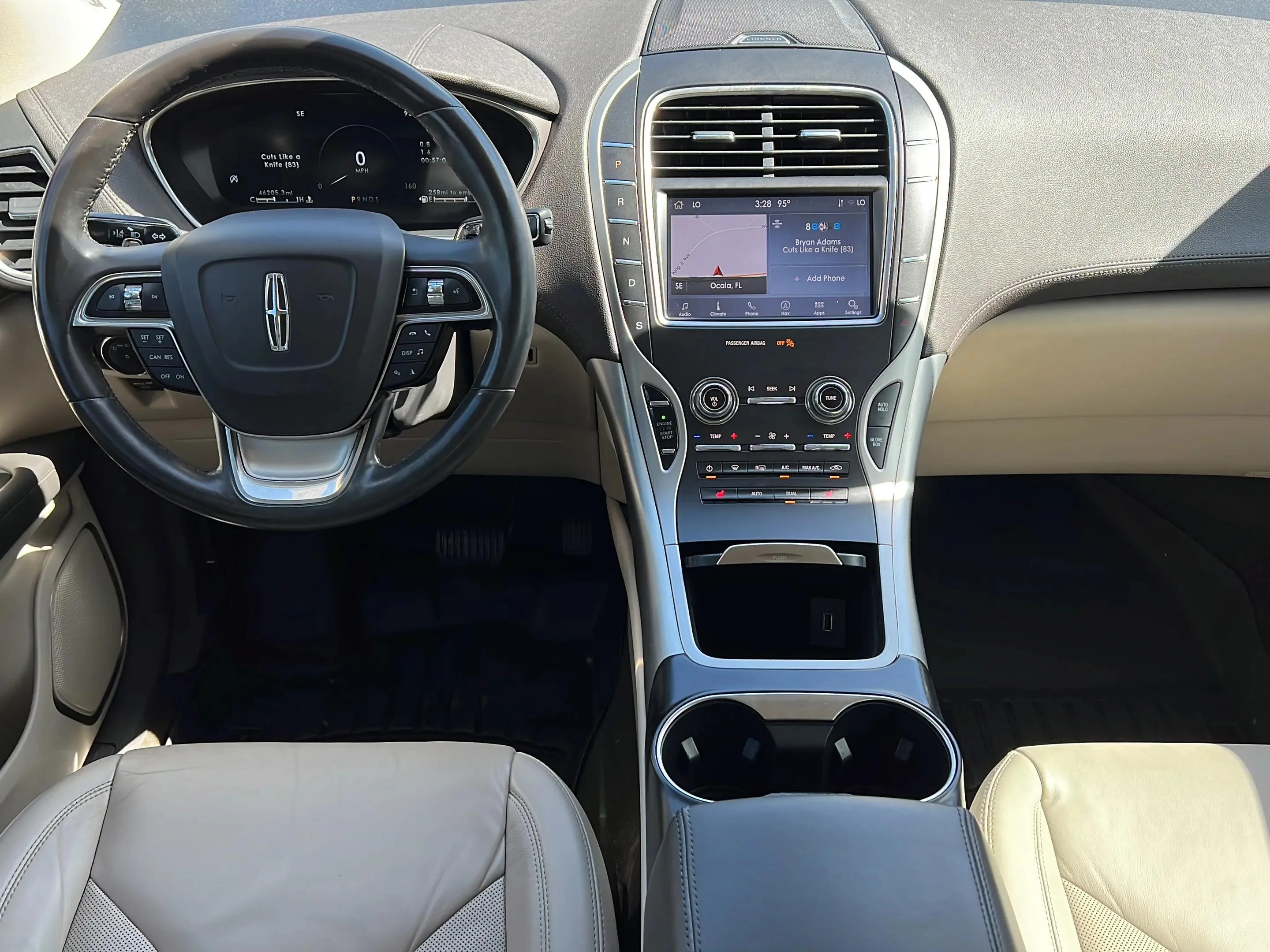 Used 2020 Red Lincoln Standard image 17