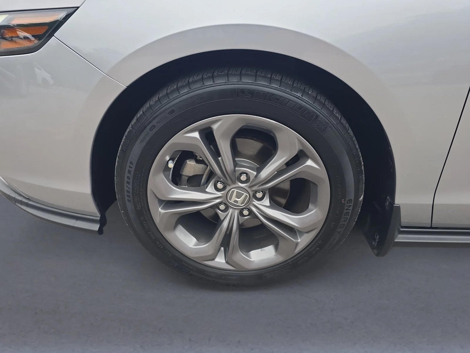 2024 Honda Accord EX - Photo 34
