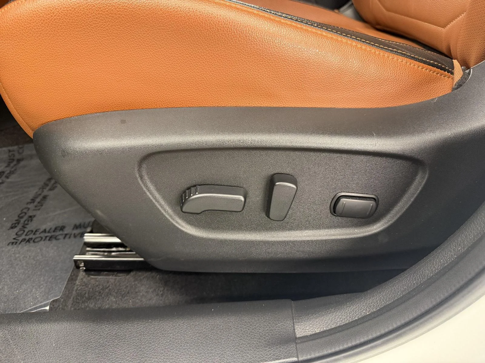 Used 2019 Pearl White Tricoat Nissan SL image 17