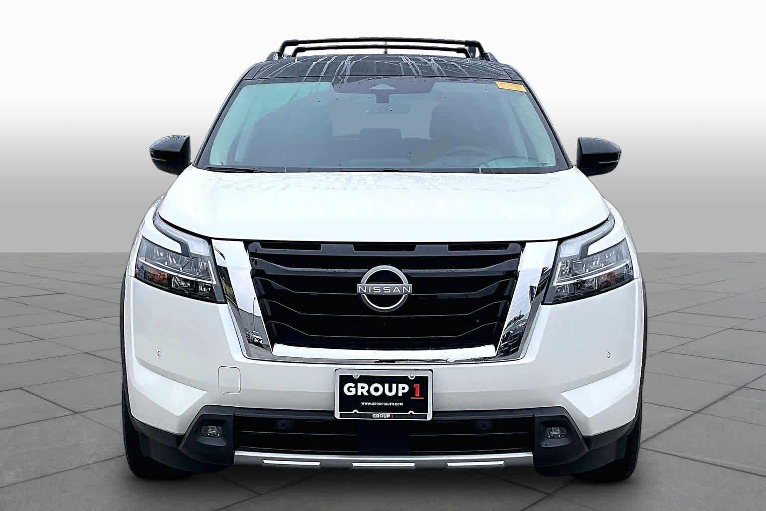 Used 2023 Super Black Nissan Platinum image 4
