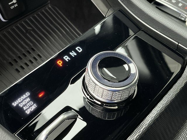 Used 2026 Diamond Black Crystal Pearlcoat Jeep Limited Reserve image 27