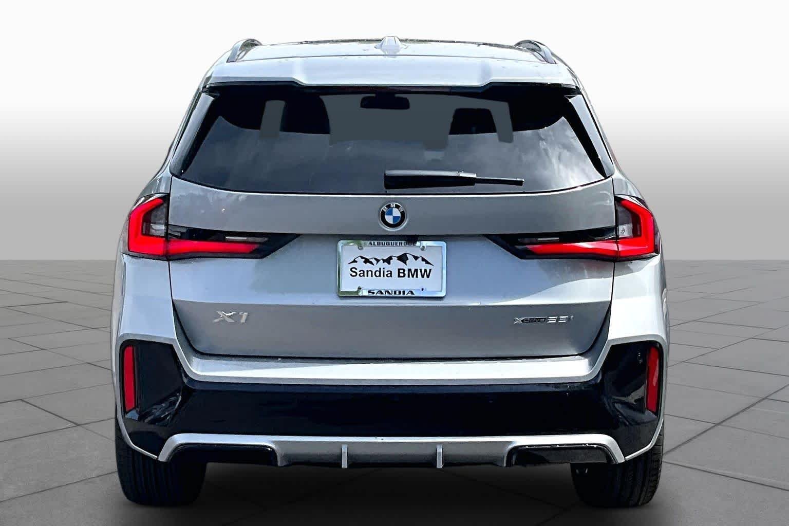 New 2026 Space Silver Metallic BMW xDrive28i image 4