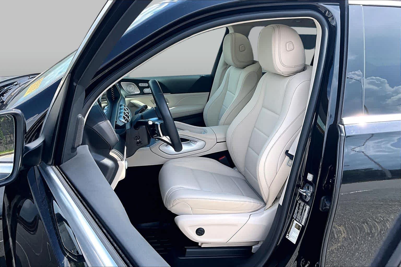 Used 2025 Obsidian Black Metallic Mercedes-Benz GLS 450 image 8