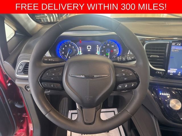 2025 Chrysler Pacifica Limited - Photo 10