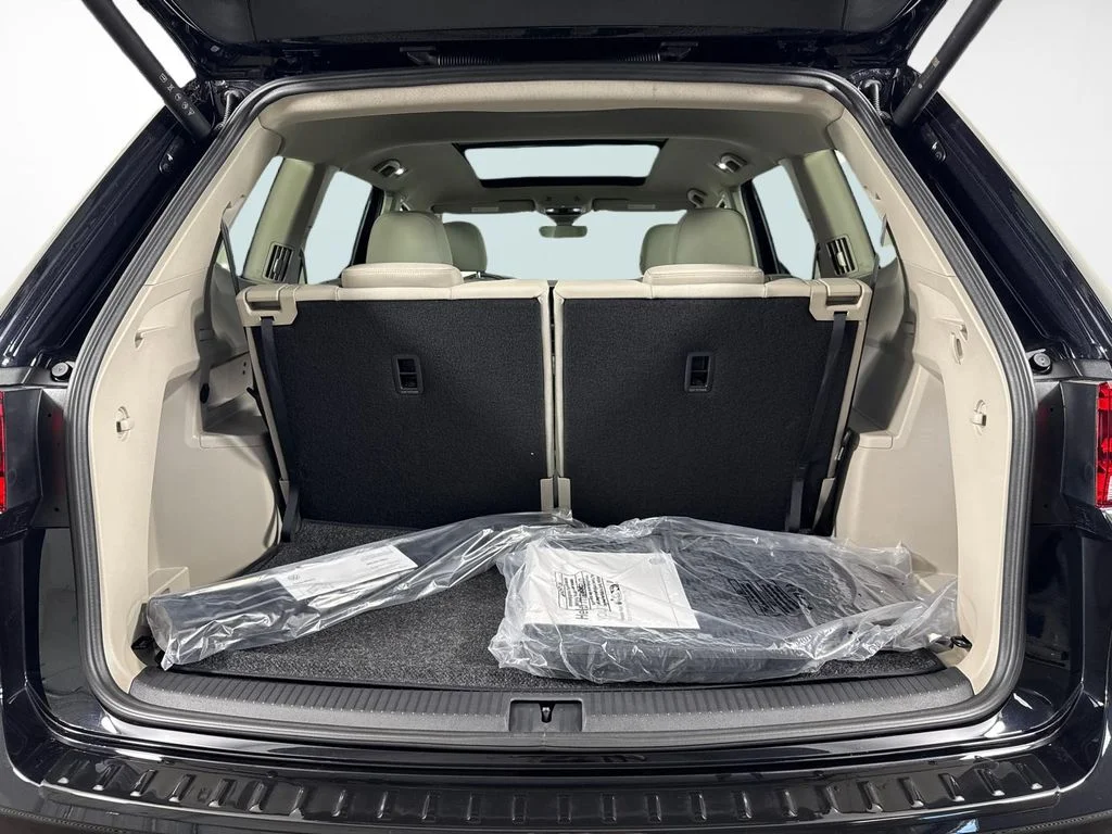 New 2026 Black Volkswagen 2.0T SE w/Technology image 11