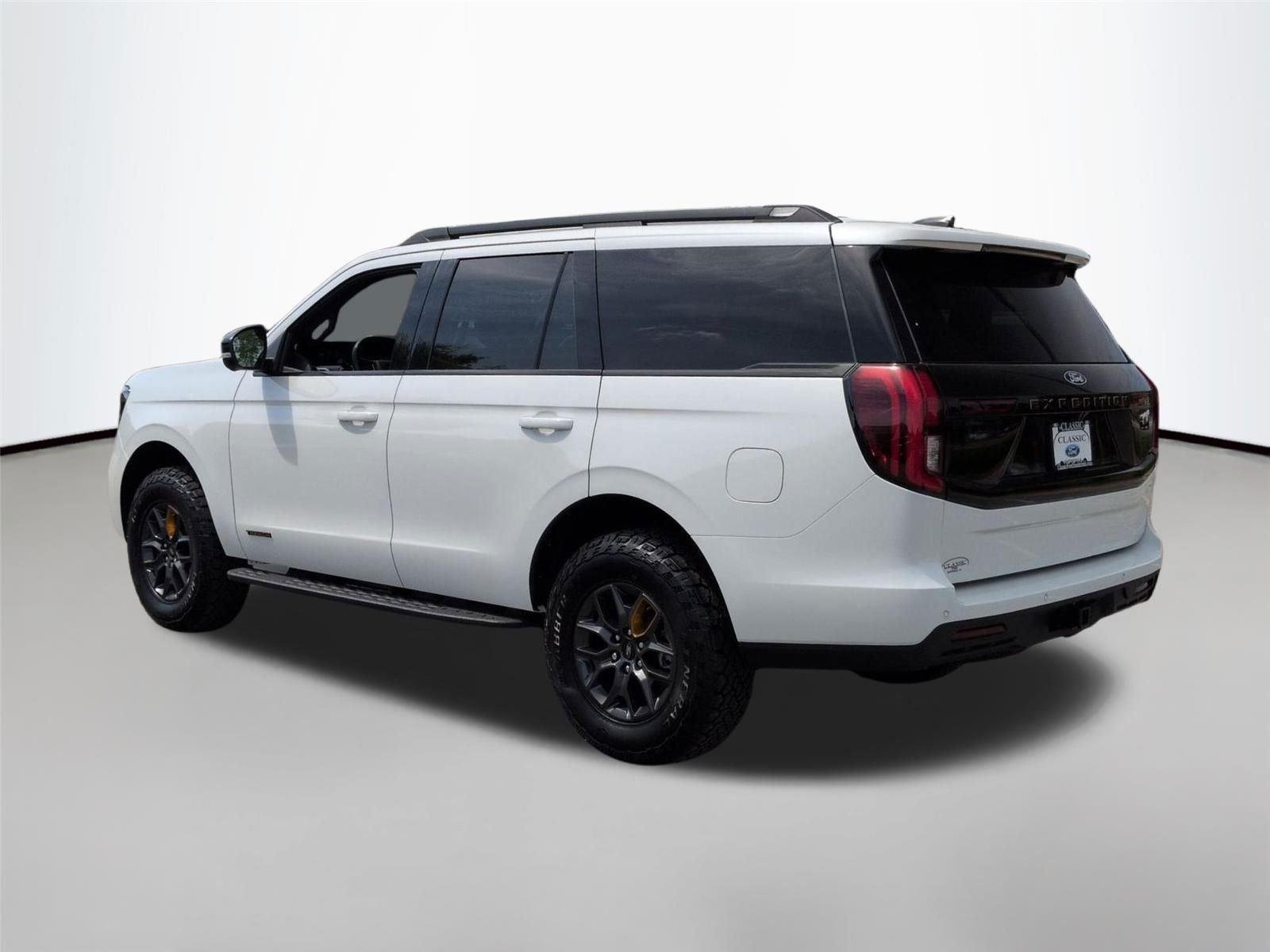 New 2026 Star White Metallic Tri-Coat Ford Tremor® image 3