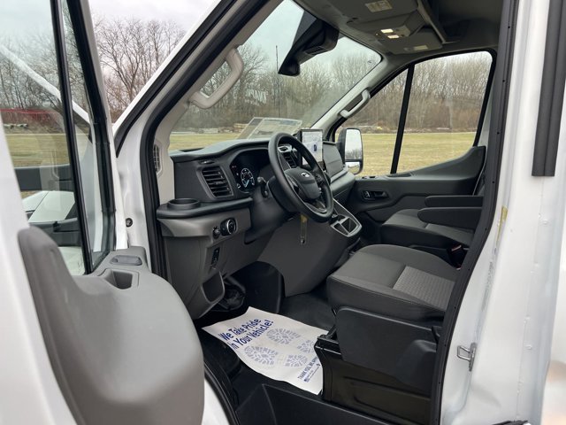 Used 2024 Oxford White Ford T350 AWD SRW image 34