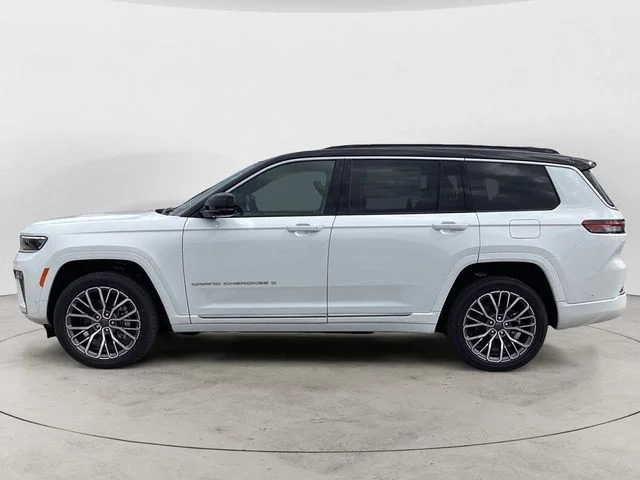 New 2026 Bright White Clearcoat Jeep L SUMMIT 4X4 image 2