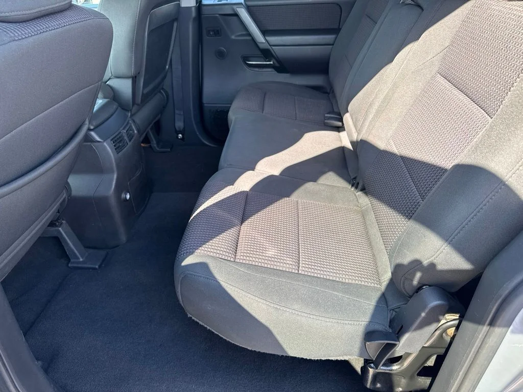 Used 2010 Silver Nissan SE image 13