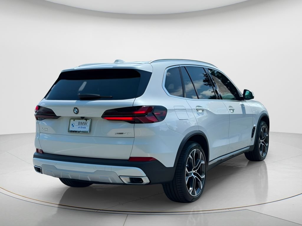 New 2026 Mineral White Metallic BMW sDrive40i image 5