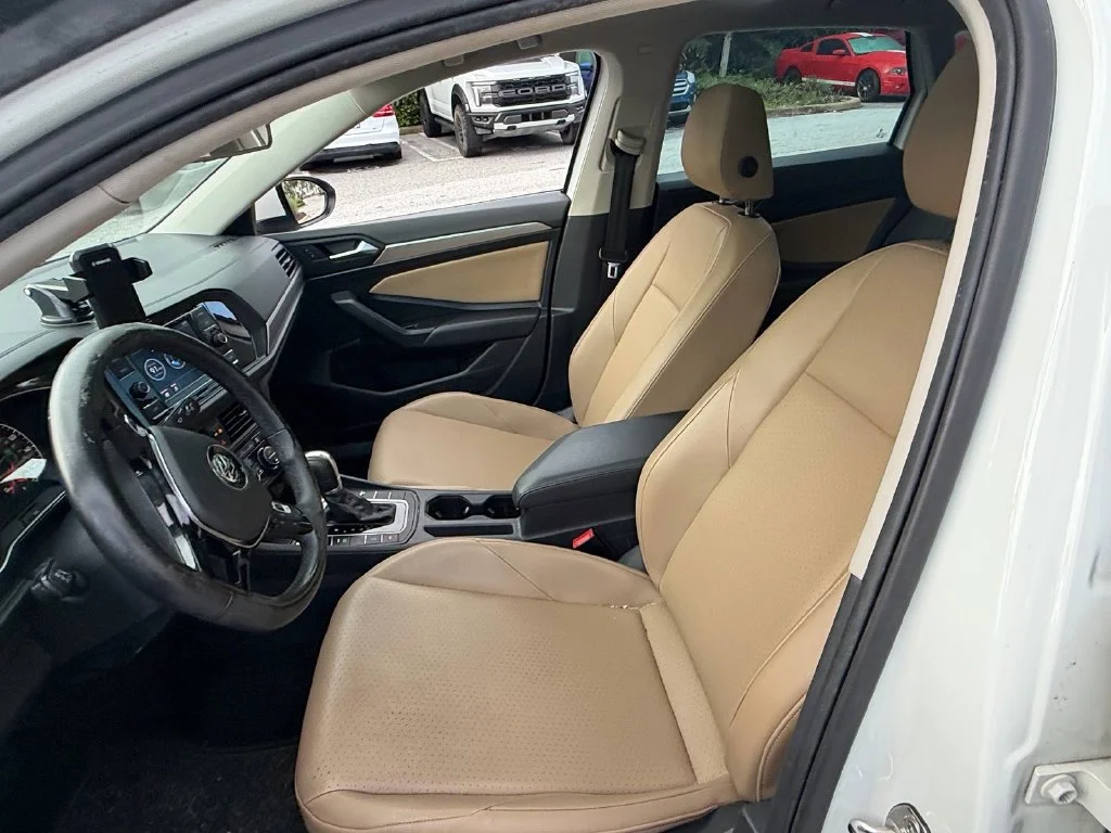 Used 2019 Pure White Volkswagen 1.4T SE image 10