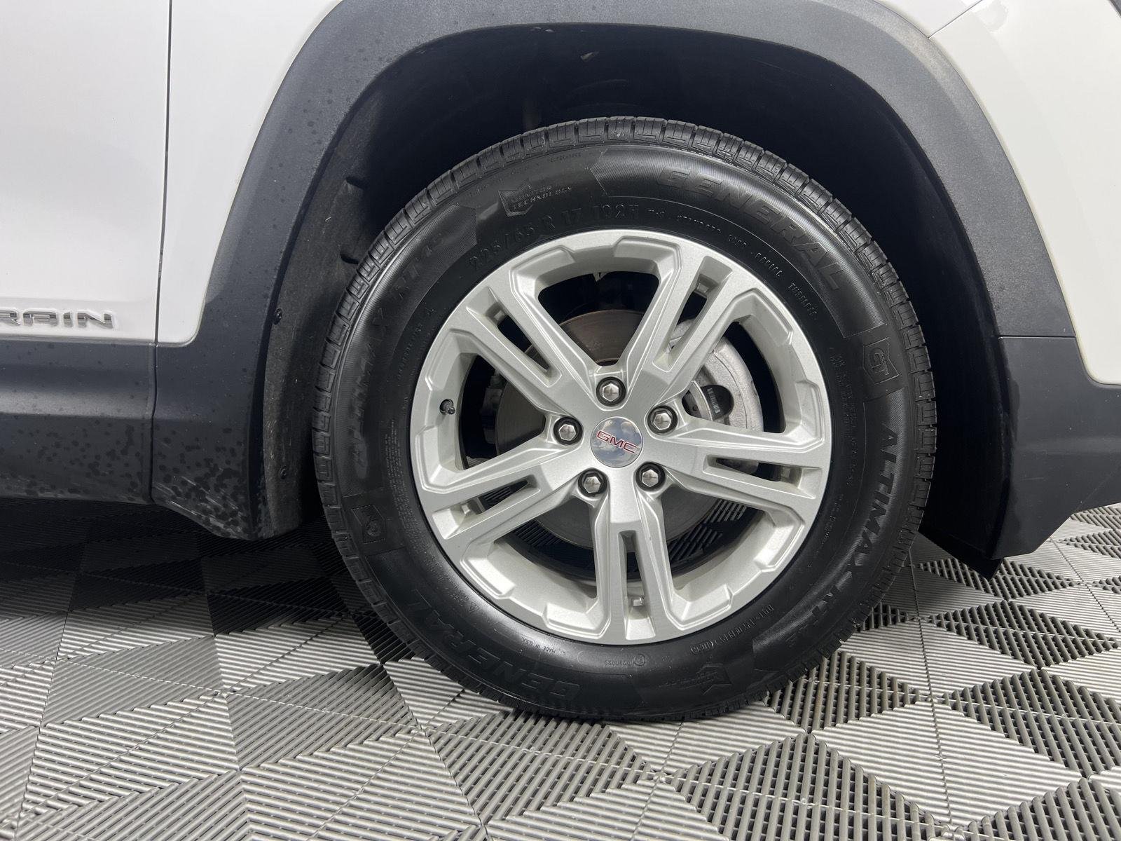 Used 2024 Summit White GMC SLE image 13