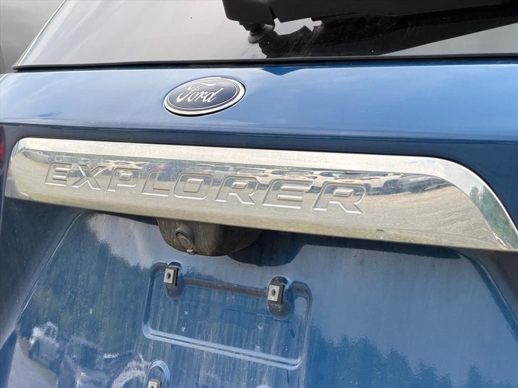 Used 2020 Blue Ford XLT image 17