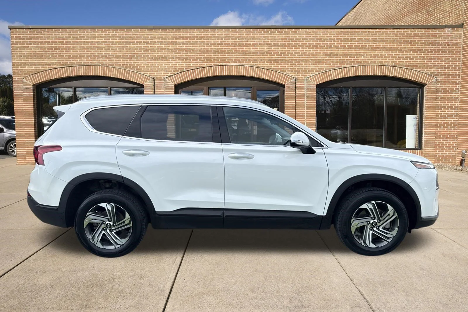 Used 2023 Serenity White Pearl Hyundai SEL image 2