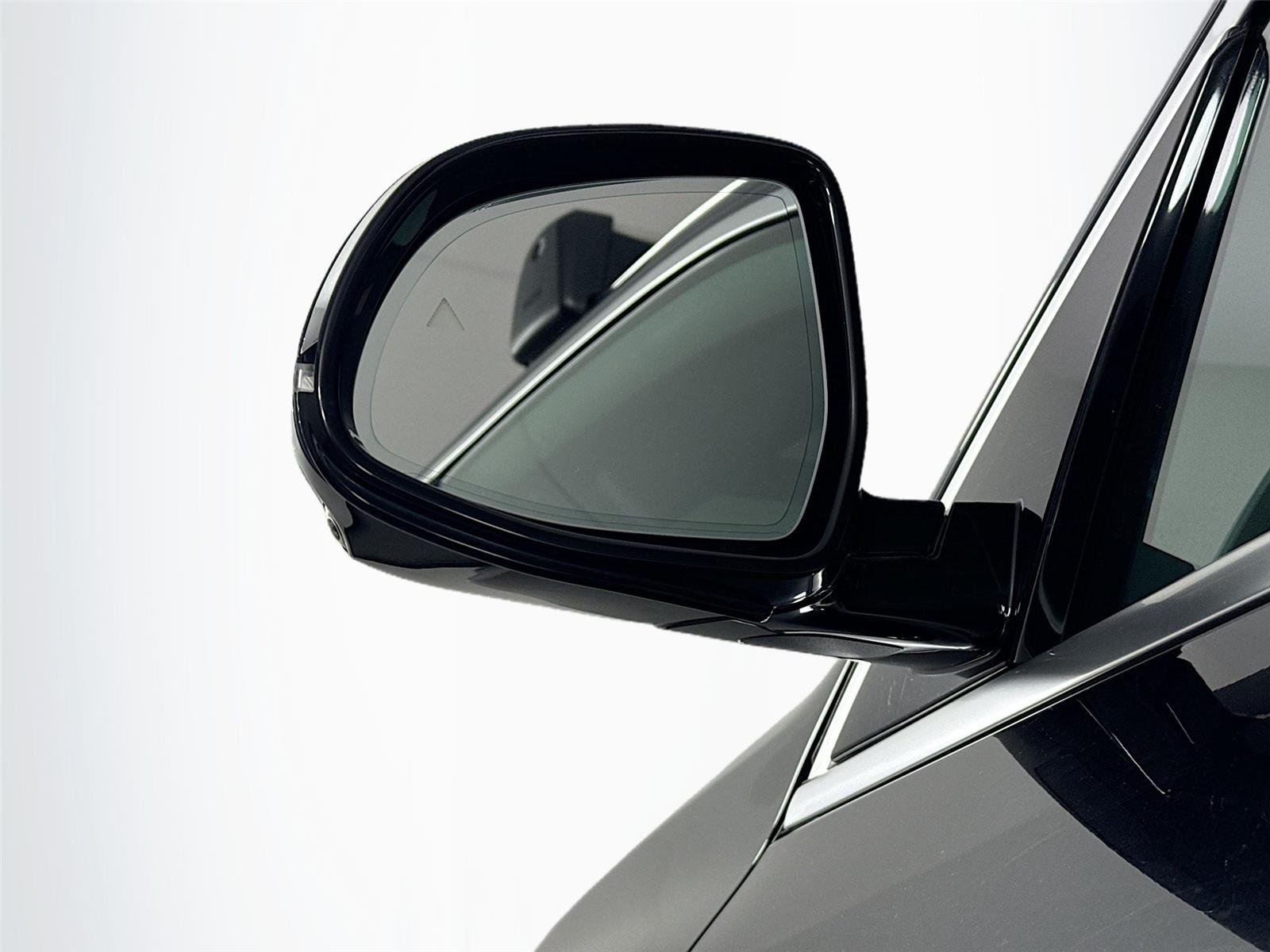 Used 2019 Black Sapphire Metallic BMW xDrive40i image 5