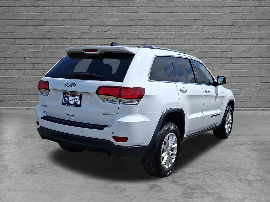 Used 2021 Bright White Clearcoat Jeep Laredo E image 11