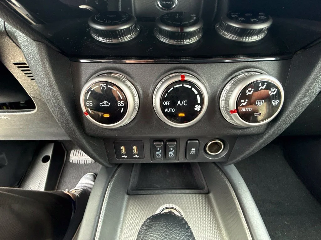 Used 2024 Silver Mitsubishi 2.0 SE image 22