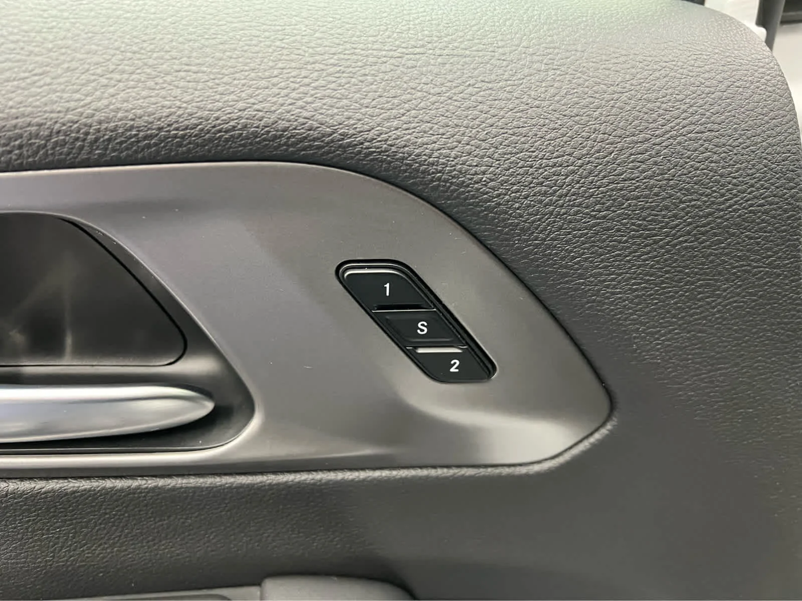 Used 2026 Bright White Clearcoat Chrysler Select image 13