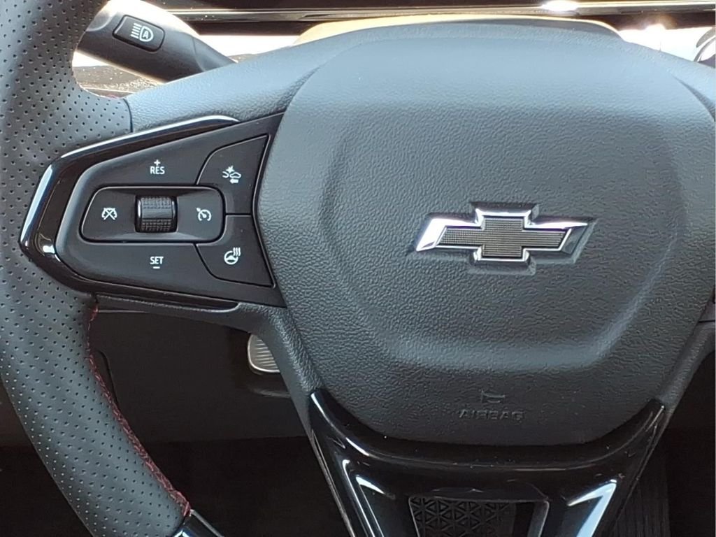New 2026 Mosaic Black Metallic Chevrolet 2RS image 7