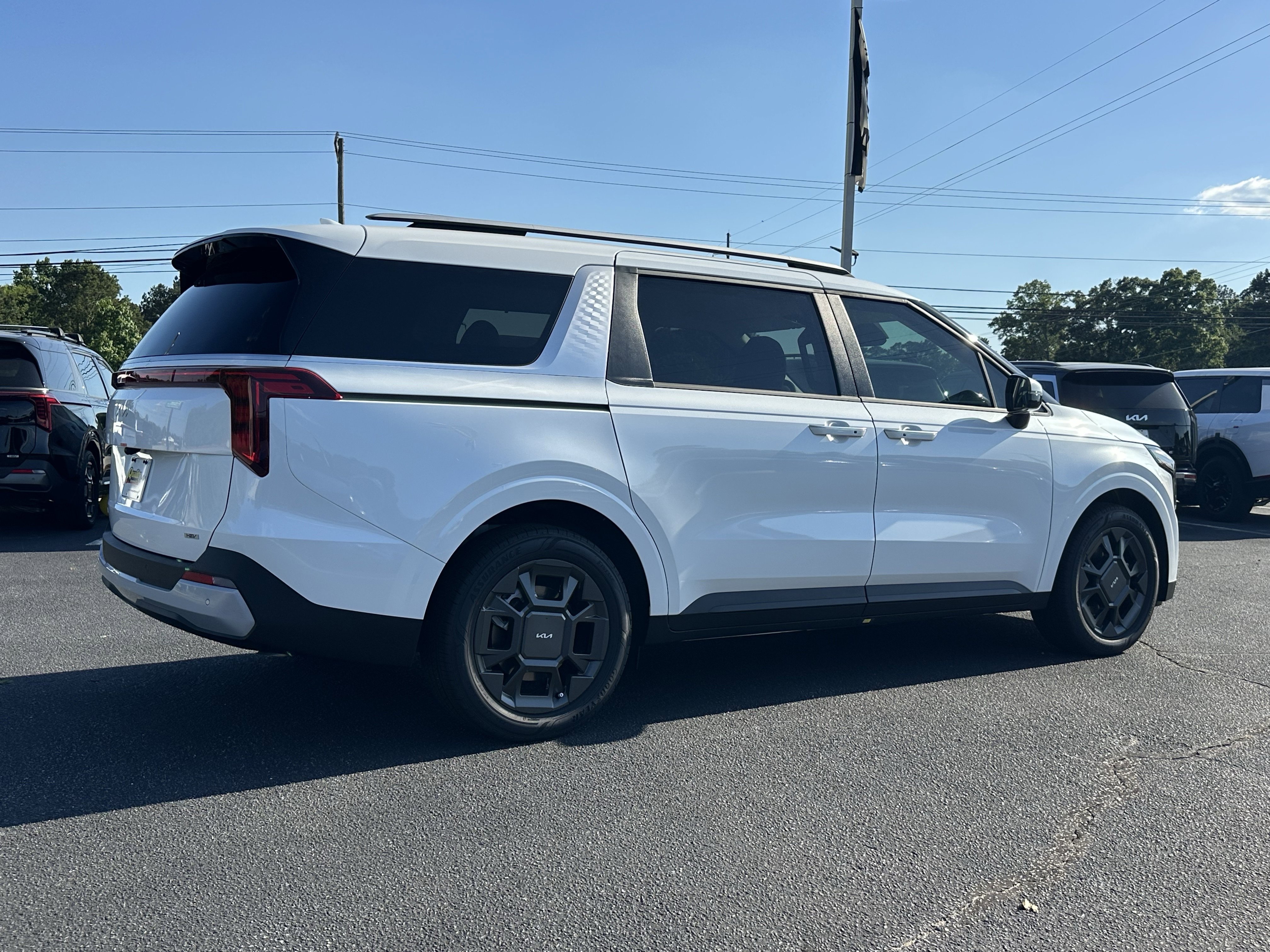 New 2026 Snow White Pearl Kia EX image 8