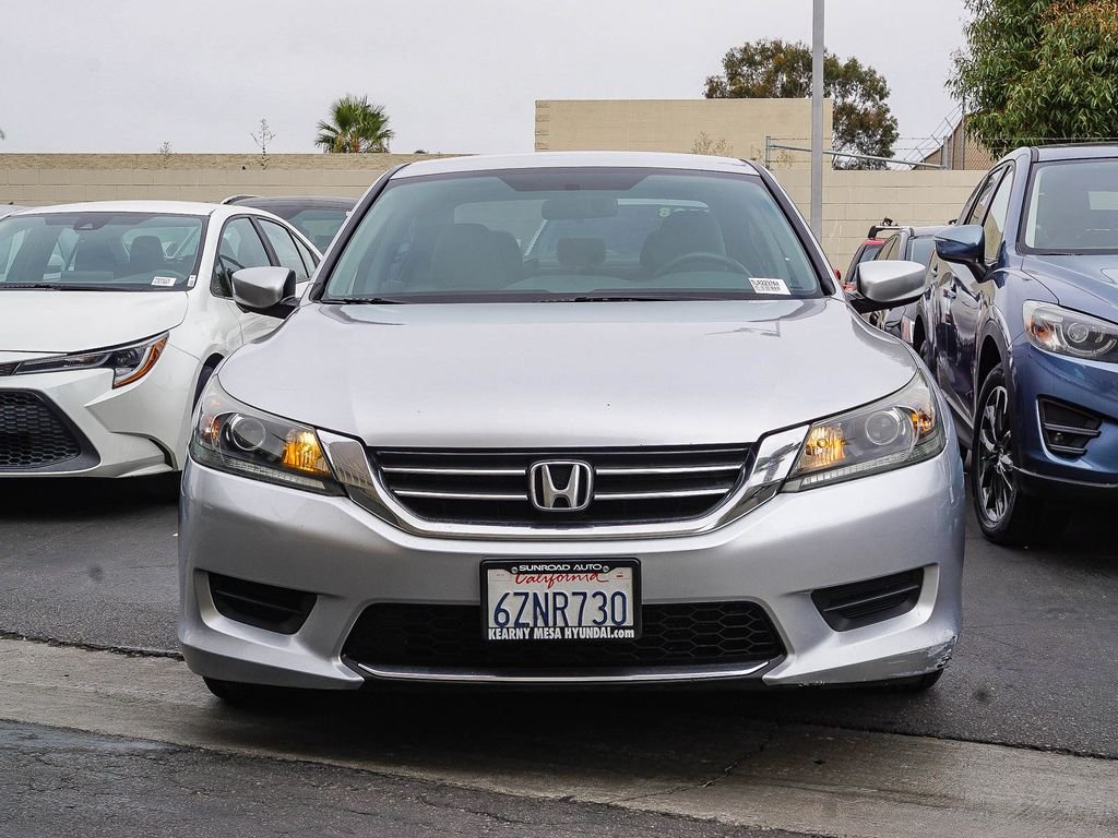 Used 2013  Honda LX image 2