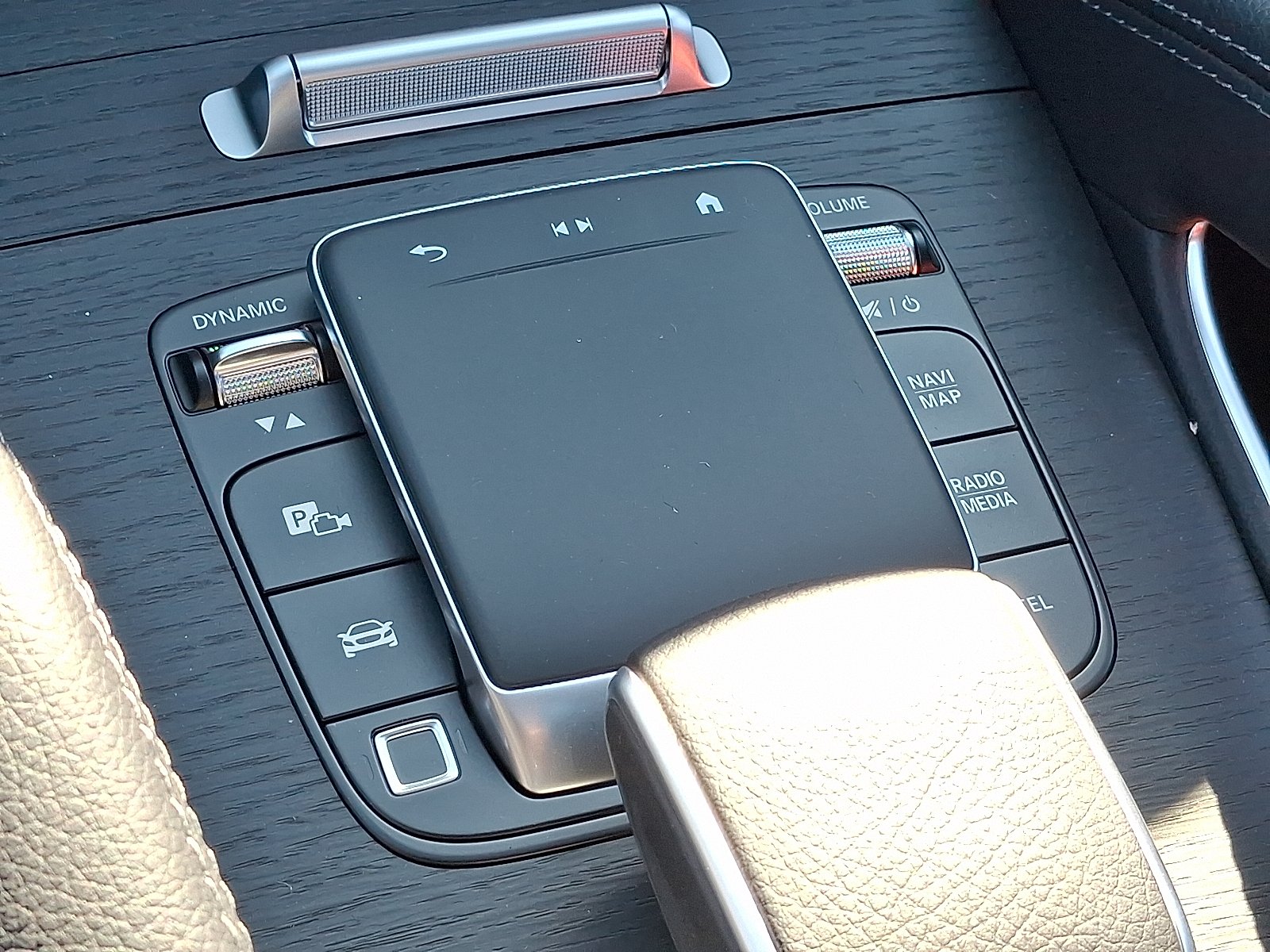 New 2026 Obsidian Black Metallic Mercedes-Benz GLE 450 image 19