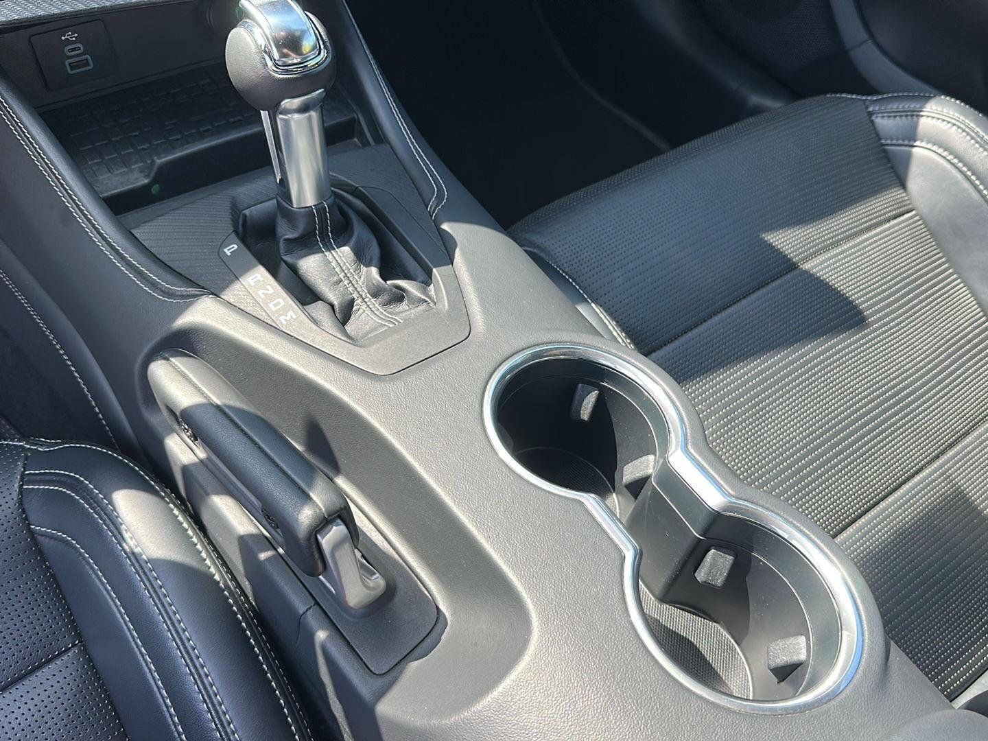Used 2024 Oxford White Ford GT Premium image 21