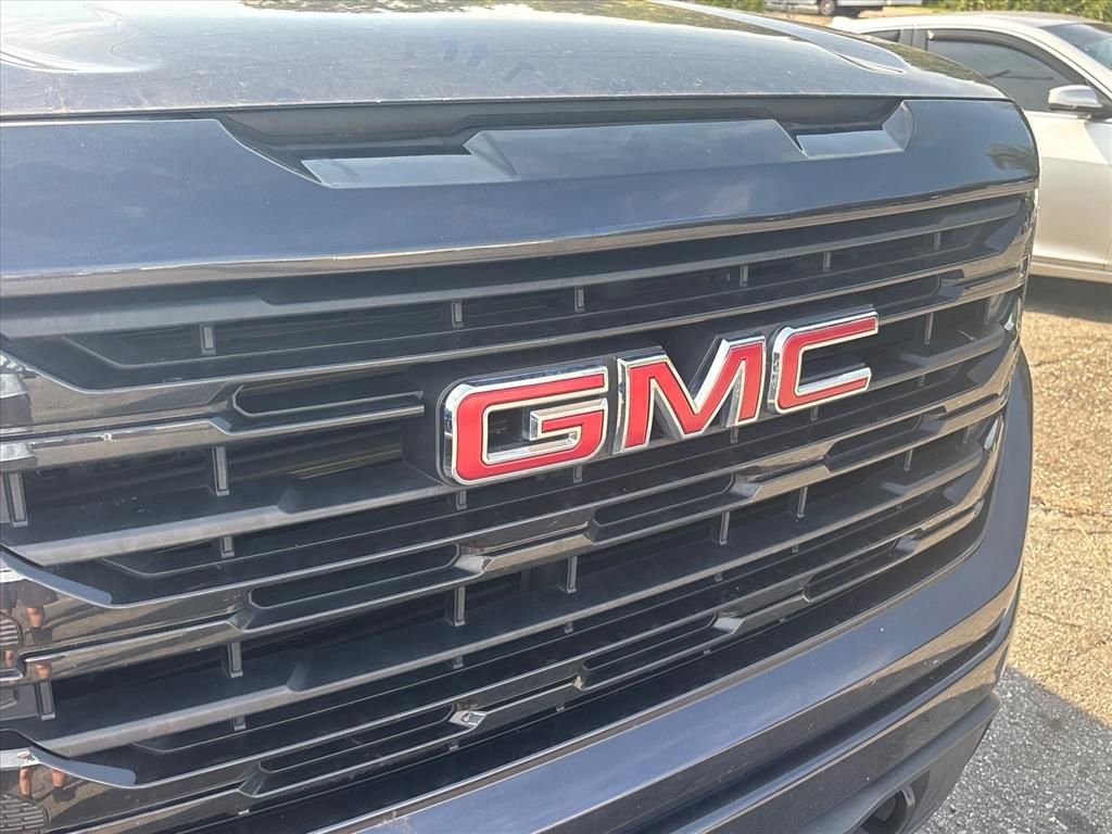 Used 2022 Silver GMC Elevation image 6