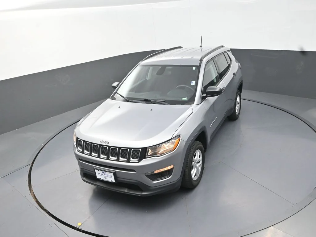 Used 2018 Silver Jeep Sport image 15