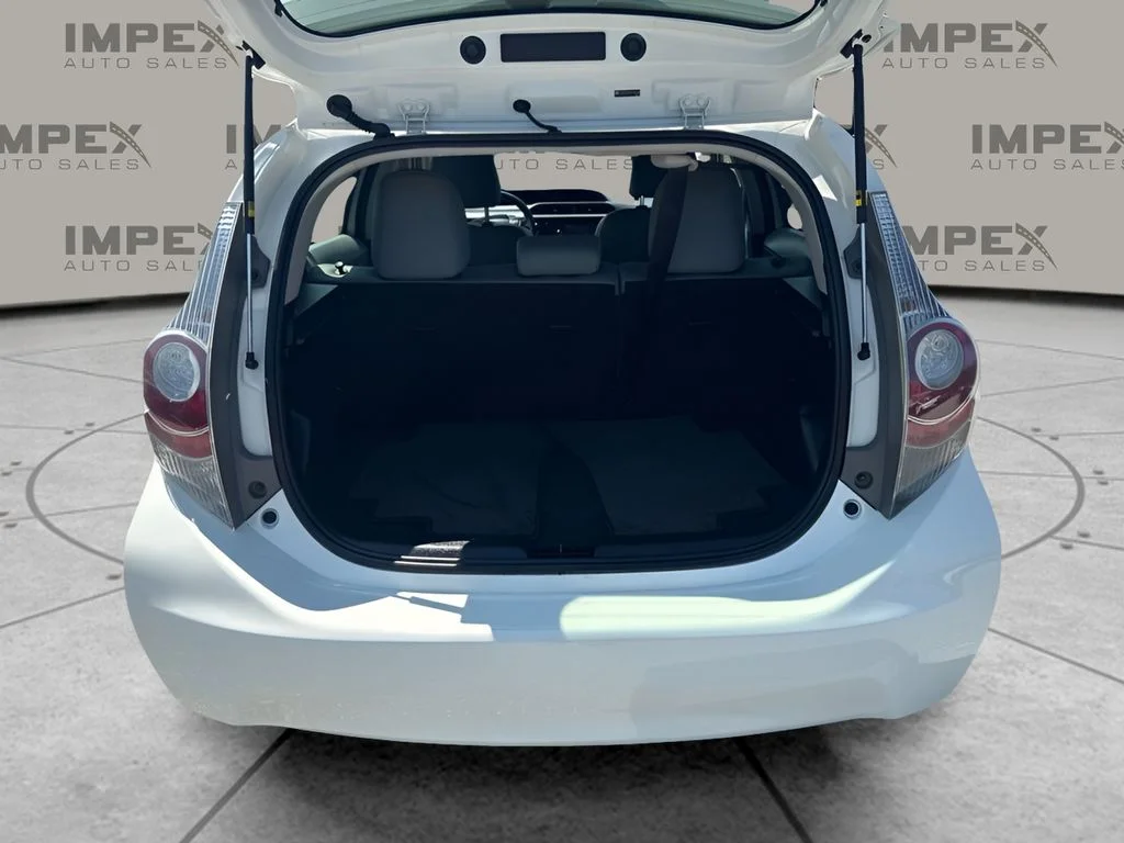 Used 2013 White Toyota Four image 16