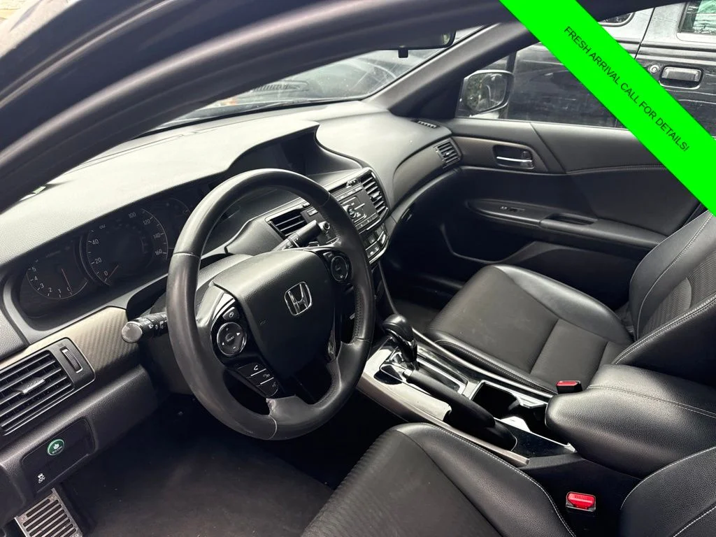 Used 2017  Honda Sport image 12