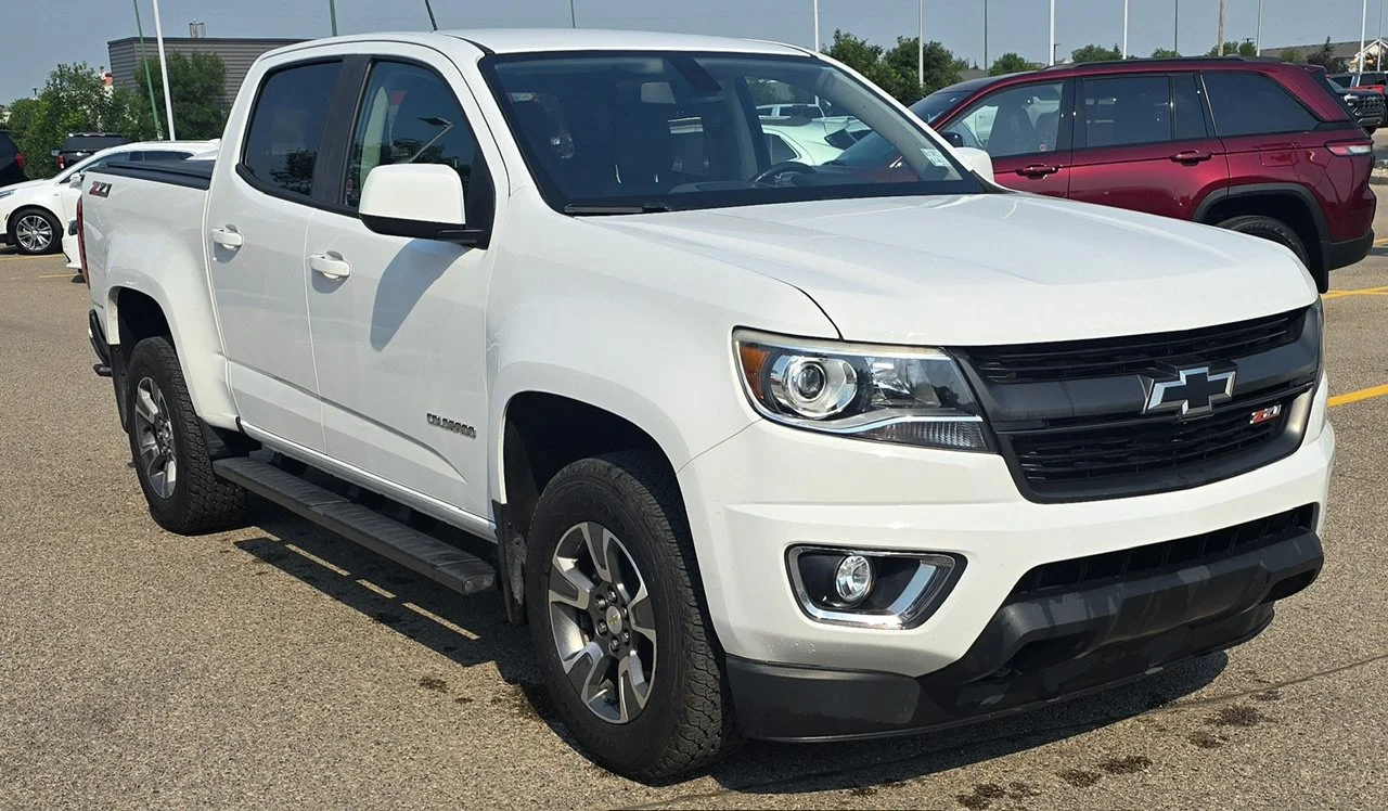 Used 2016 White Chevrolet 4WD Z71 Crew Cab image 7