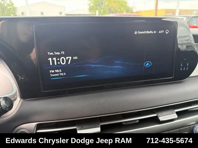 Used 2024 Gray Hyundai SEL image 19