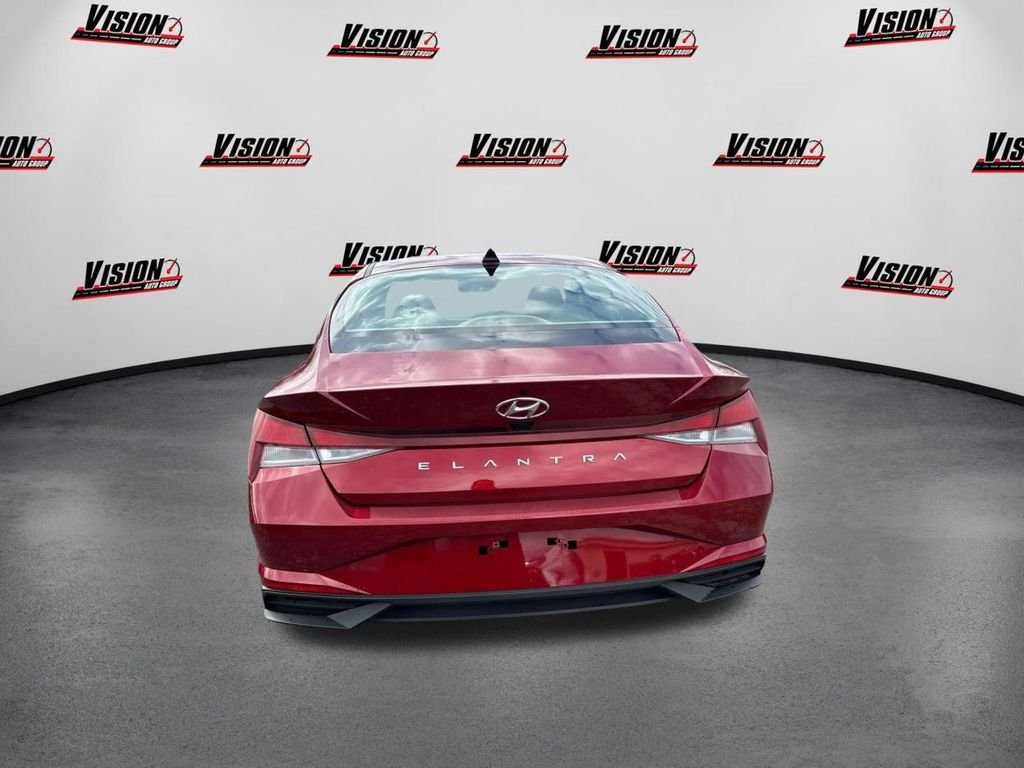 Used 2023 Red Hyundai SEL image 6