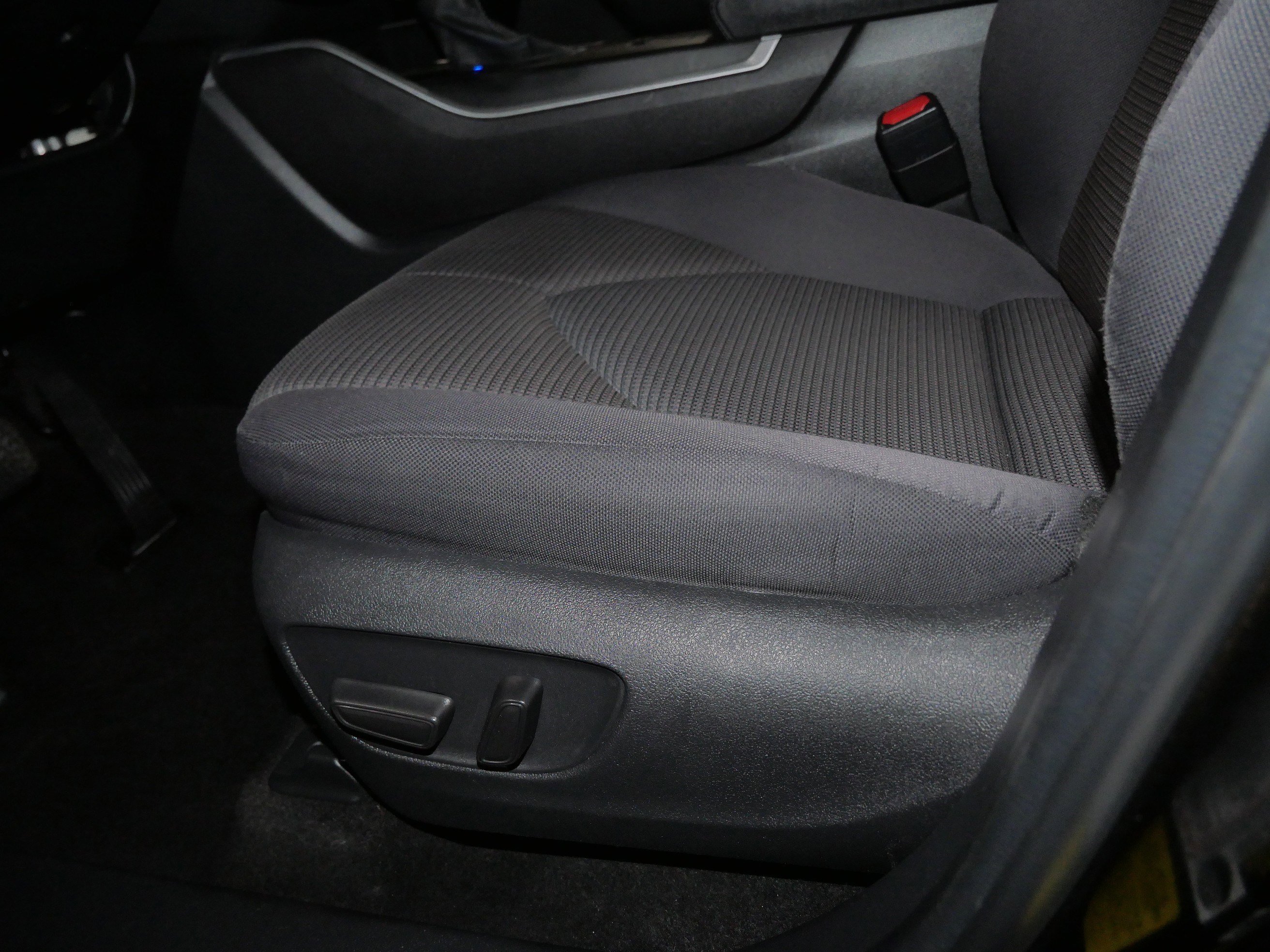 2023 Toyota Highlander LE - Photo 20