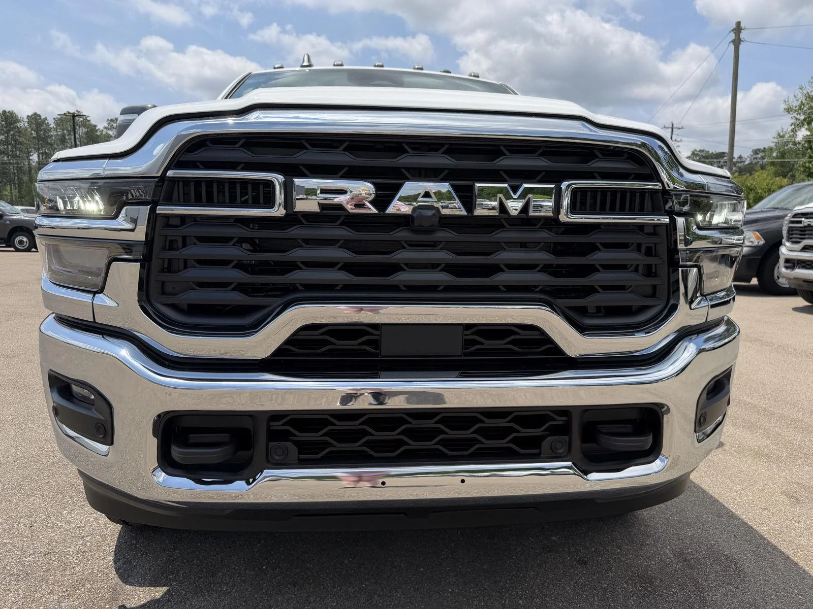 New 2026 Bright White Clear-Coat Exterior Paint RAM Tradesman image 24