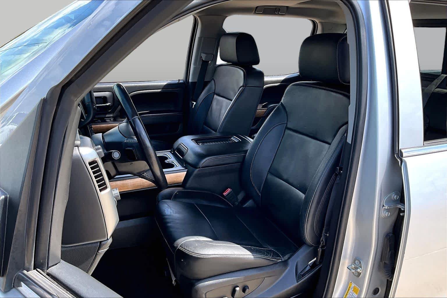 Used 2018 Silver Ice Metallic Chevrolet LTZ image 8
